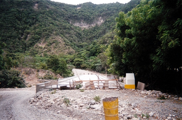 R�o Jura, puente 2002 b