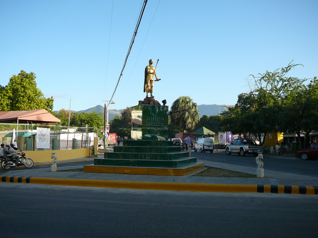 estatue nuevo de Enriquillo 2