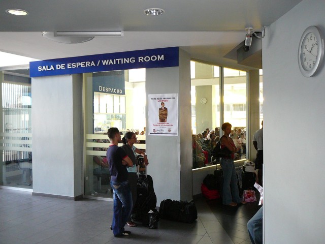 Caribe Tours, Sala de espera - waiting room