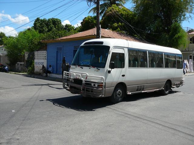 La guagua en Azua