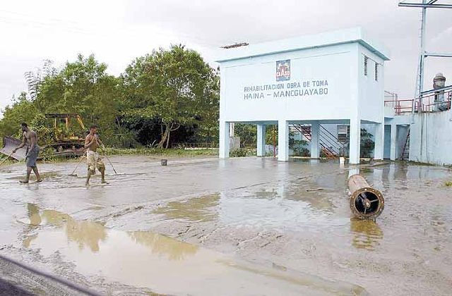 Obra de toma da�ada en Manoguayabo, Haina